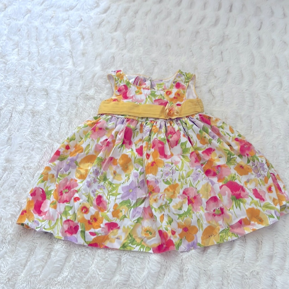 Baby girl dress size 18 months.